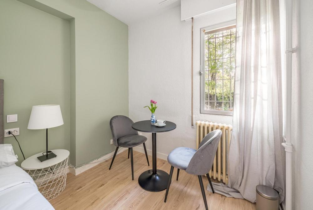Madrid Rio Rooms Ngoại thất bức ảnh