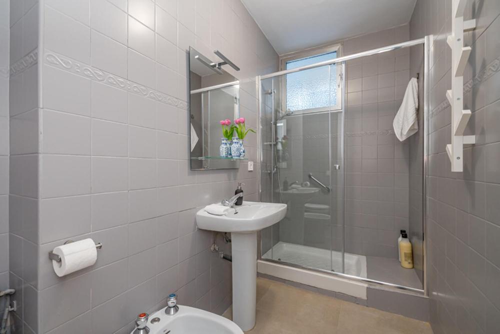 Madrid Rio Rooms Ngoại thất bức ảnh